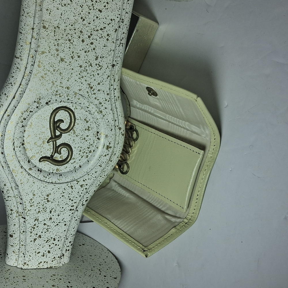 Amity keyholder - Picture 4 of 6